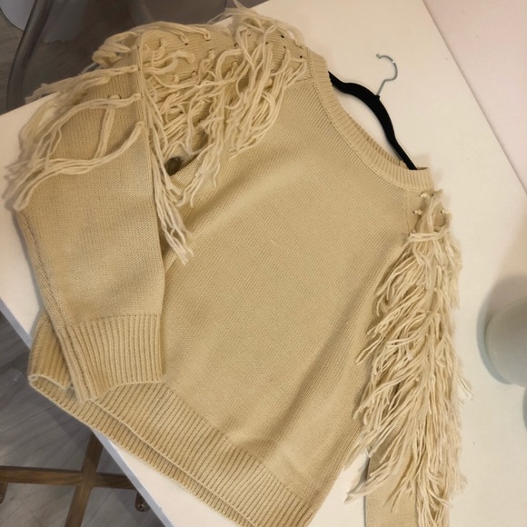 Never worn Pull over fringed sweater - Picture 2 of 3